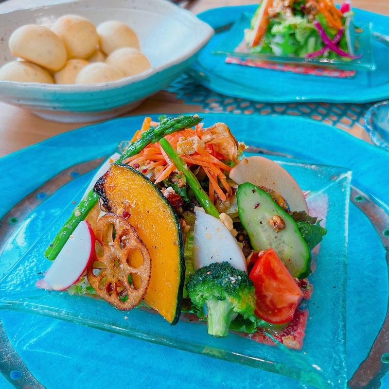 はじまりは無農薬野菜のサラダ(くちーな・おるそ)