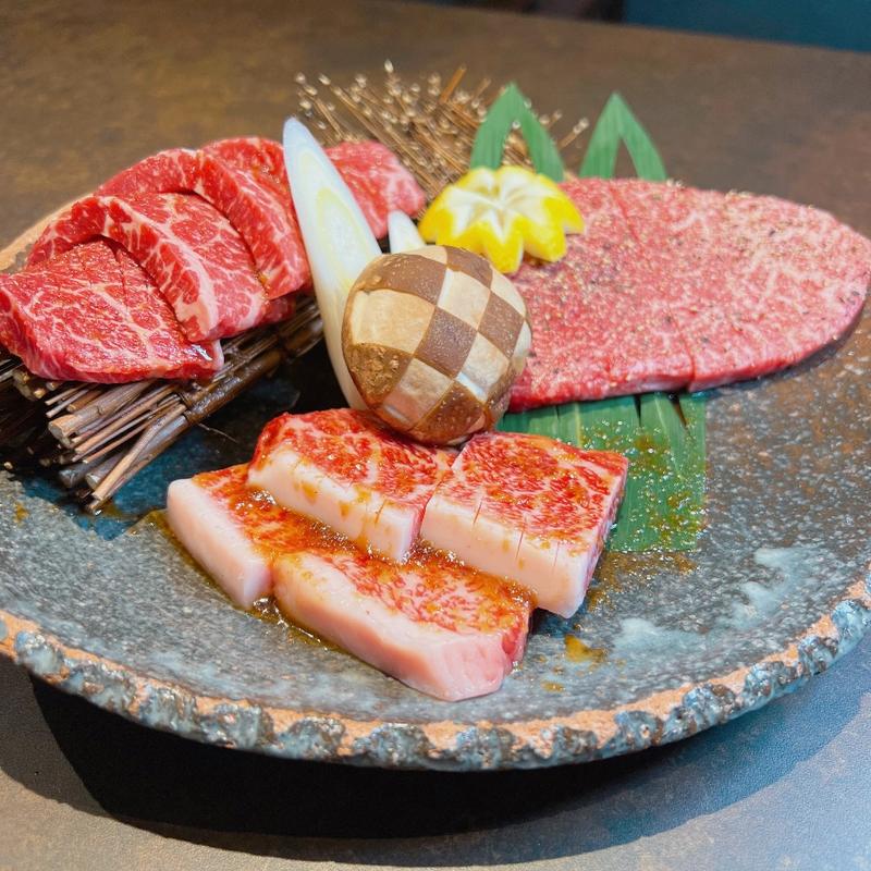 希少部位三点盛り(北新地 和牛焼肉 伍感)