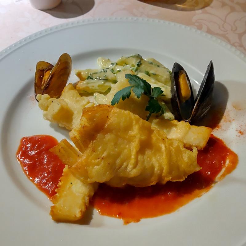 バカラル（タラ）と大判イカのフリット(Dobro （ドブロ）)