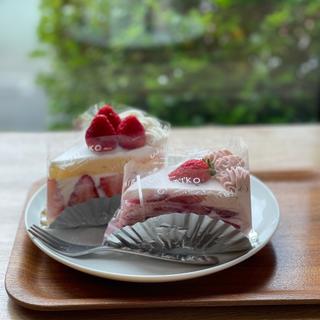 スペシャルショートケーキ&いちごだらけのミルクレープ(いちびこ 太子堂店)