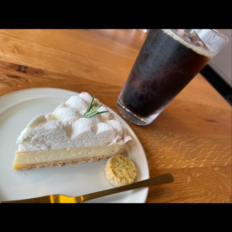 ダブルチーズタルト(鉄板バル 神威)