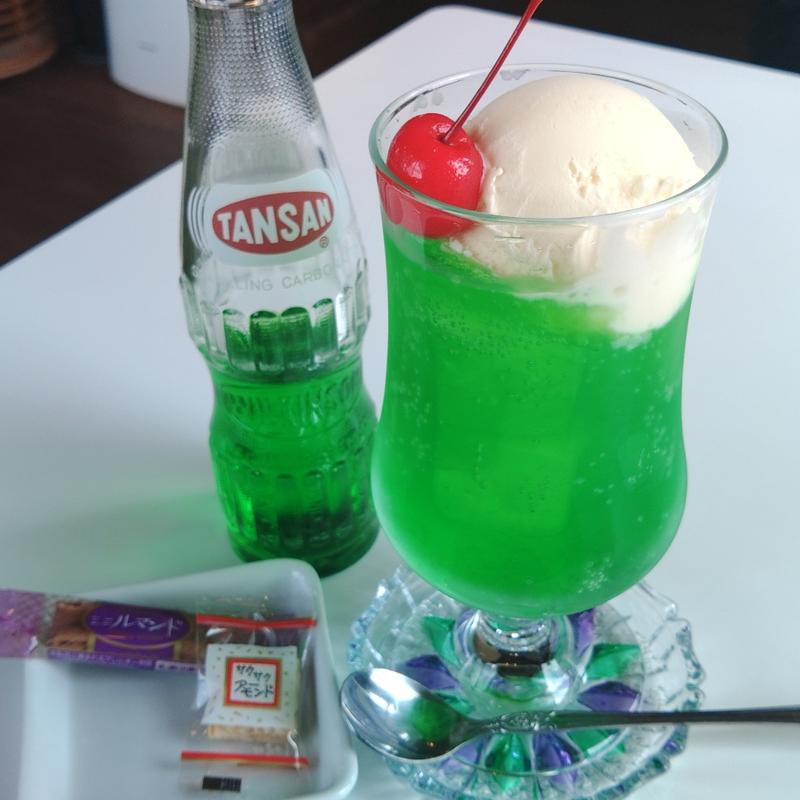 クリームソーダ　メロン(喫茶 マルク)