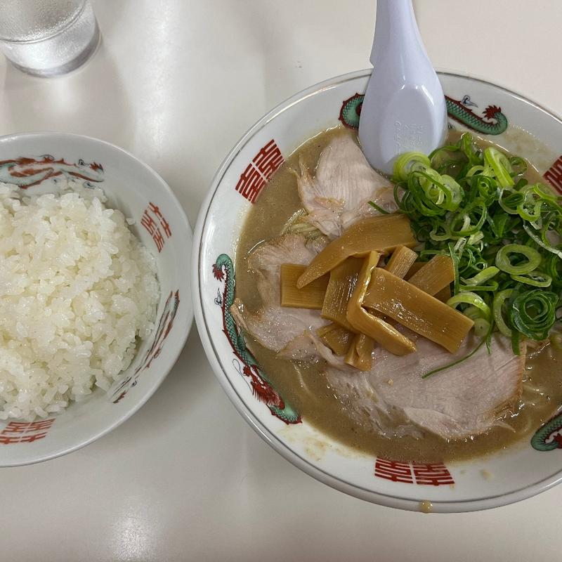 とんこつラーメン(特製ラーメン とん吉)