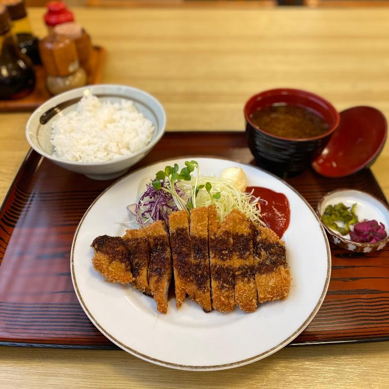 とんかつセット(赤だし付き)中ライス(一福食堂)