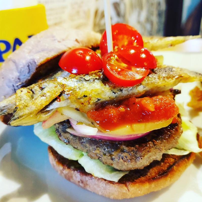 ししゃもとキウイのLOVE ×2バーガー(アオラニカフェ)