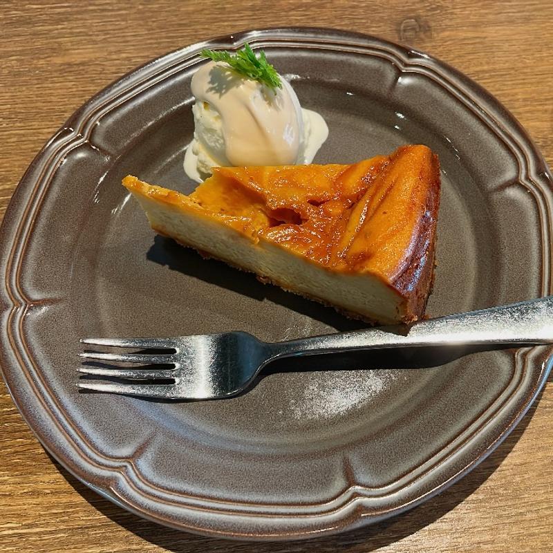 キャラメルナッツチーズケーキ(ナンバーファイブカフェ)