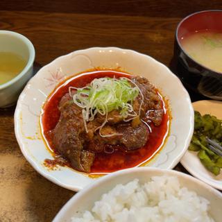 激辛牛すじ煮込定食(路地裏 （ろじうら）)