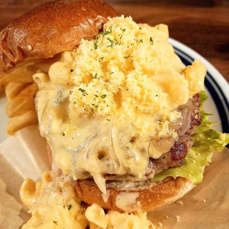 マカロニチーズバーガー(H's Burger stand & Bar)