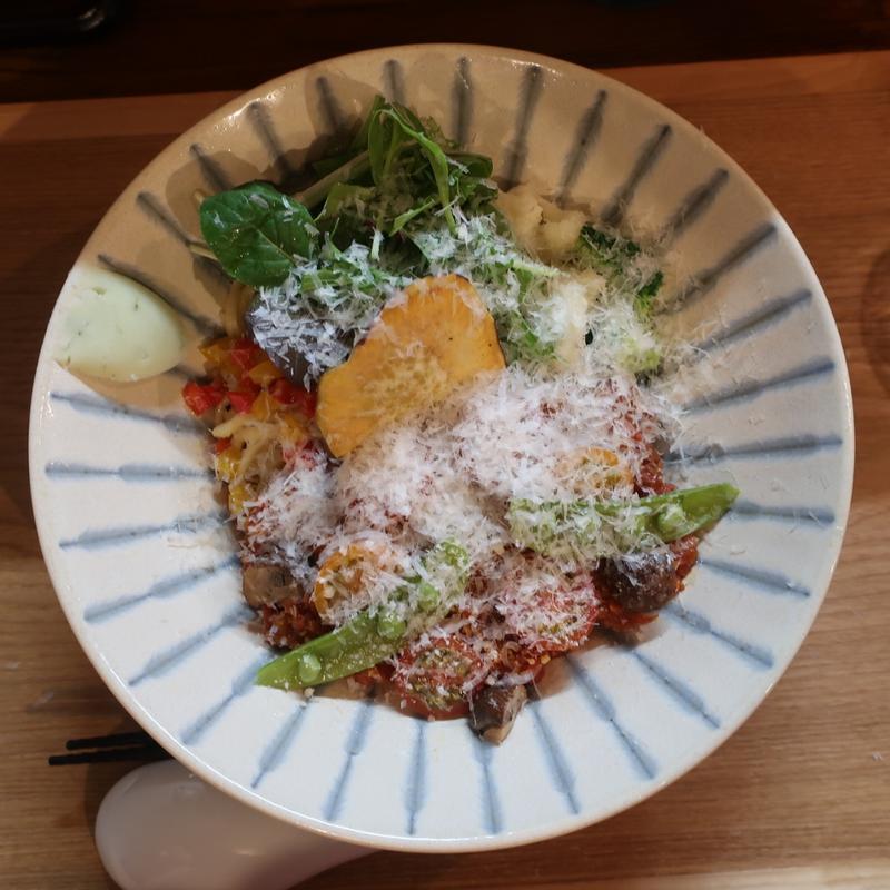 野菜畑のトマトまぜそば(らぁめんたかのちゅめ)