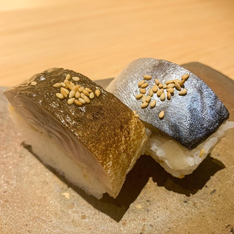 鯖の棒寿司(1貫)(炭火割烹 麻布龍土町)