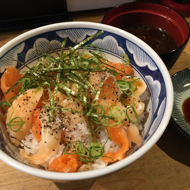 サーモン生はらす丼(龍ノ蔵 天満天神店)