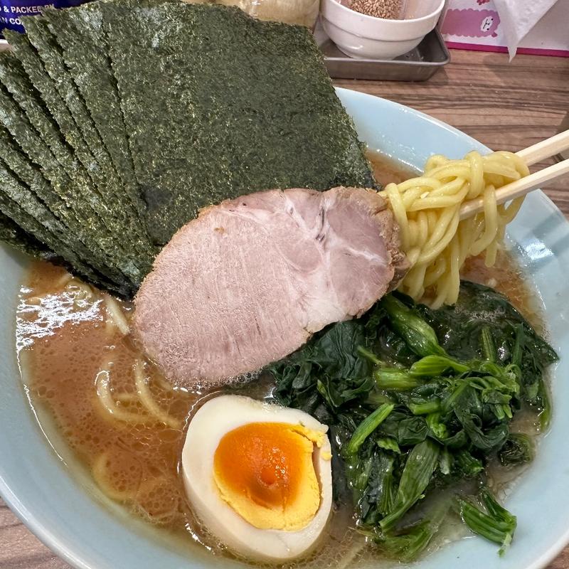 本店ラーメン中(武蔵家 中野本店)