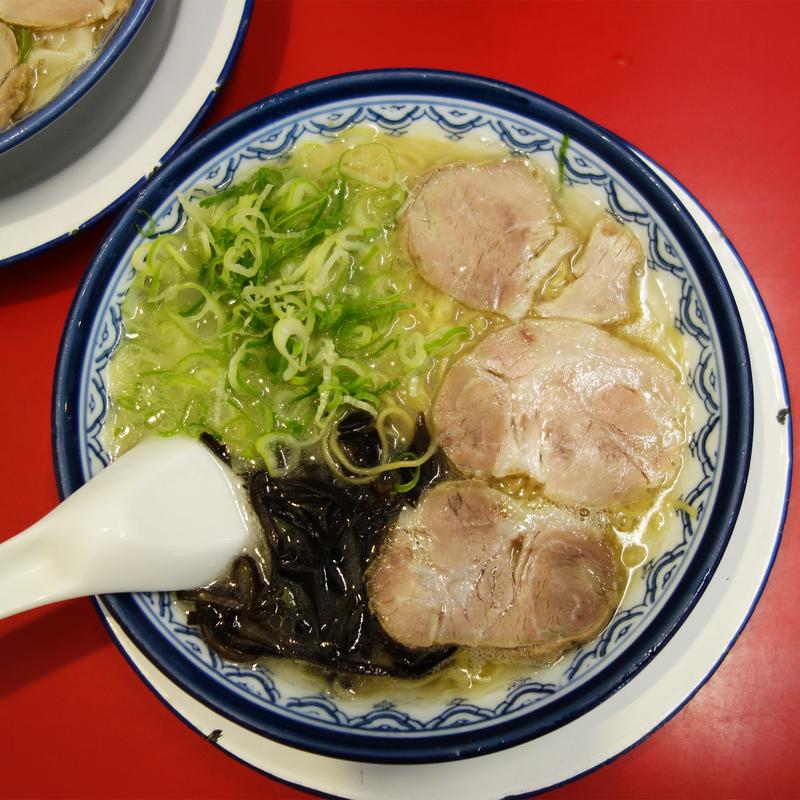 ラーメン(博多ラーメン しばらく 西新本店)