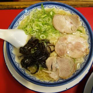 ワンタン麺(博多ラーメン しばらく 西新本店)
