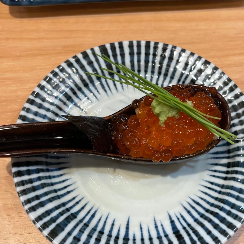 いくらスプーン(酒のあて鮨謹賀福島店)