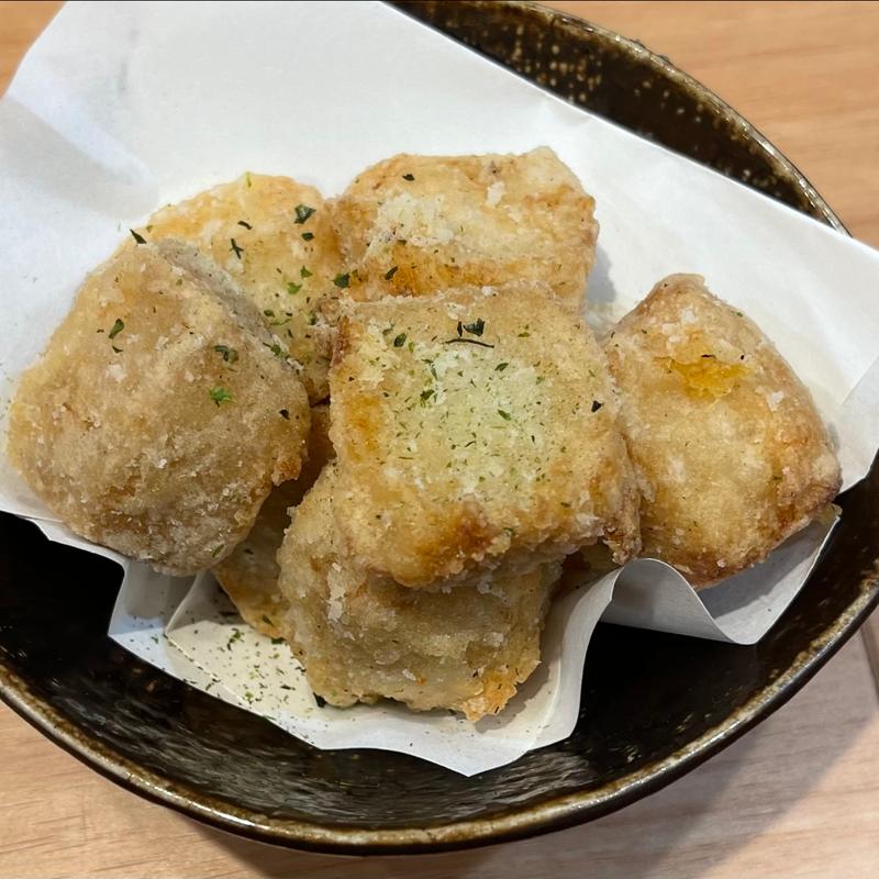 里芋唐揚げ(酒のあて鮨謹賀福島店)