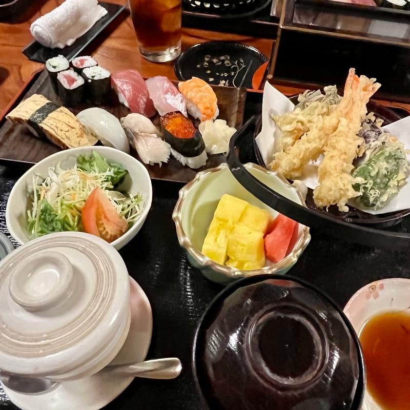 お寿司セット(亀寿し )