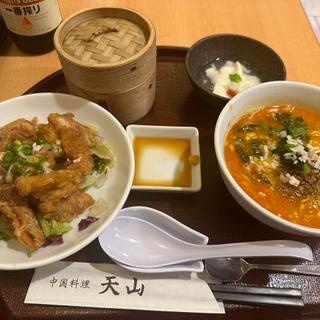 坦々麺ハーフセット(天山)