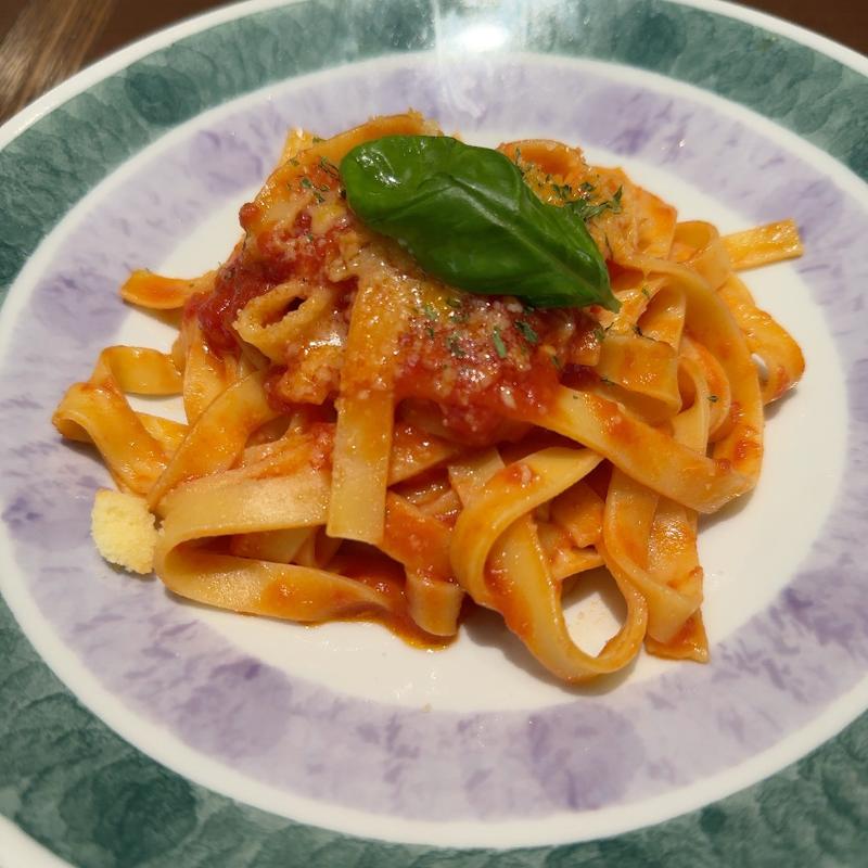 フレッシュバジルのトマトソース(鎌倉パスタ マークイズみなとみらい店)