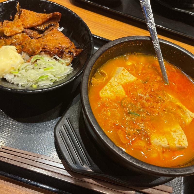 焼肉丼小ホルモンスンドゥブセット(韓丼 さくら店)