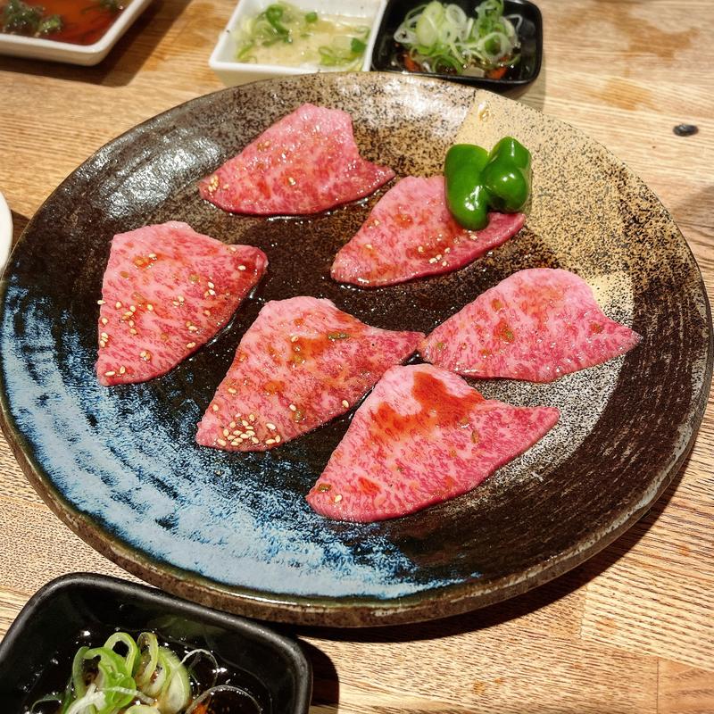 トモ三角焼きしゃぶ(青葉台ホルモン　三百屋 )