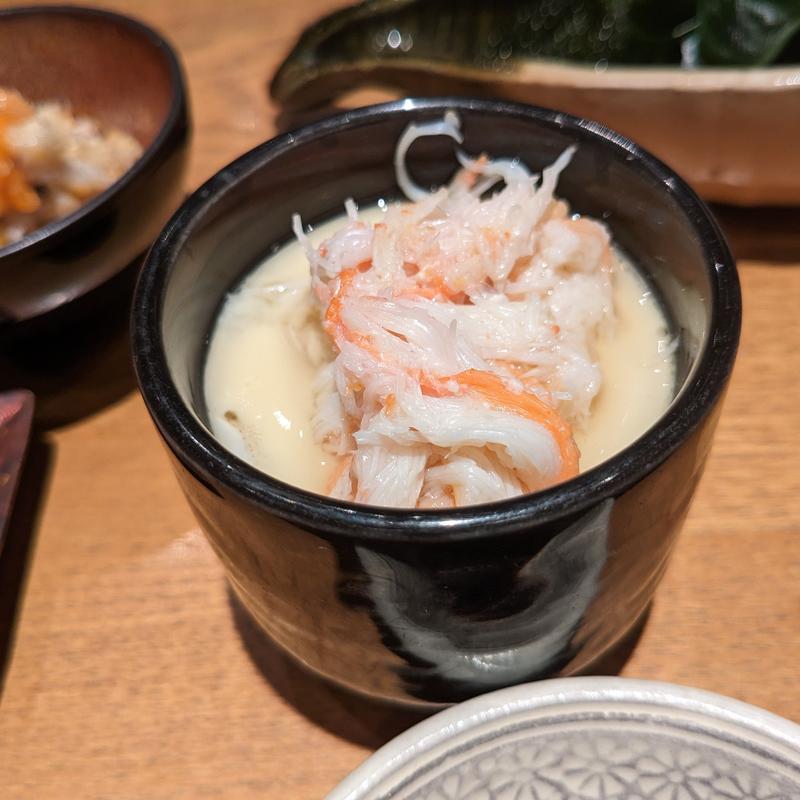 白魚とベニズワイガニの茶碗蒸し(鮨いさお)