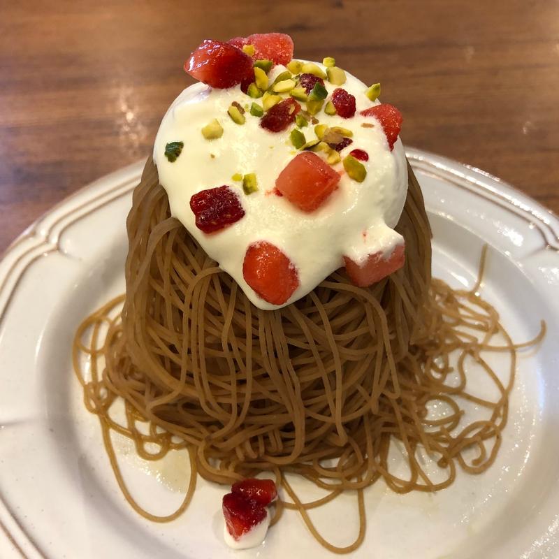 たっぷりピスタチオのモンブラン(オリーブの丘 三郷店)