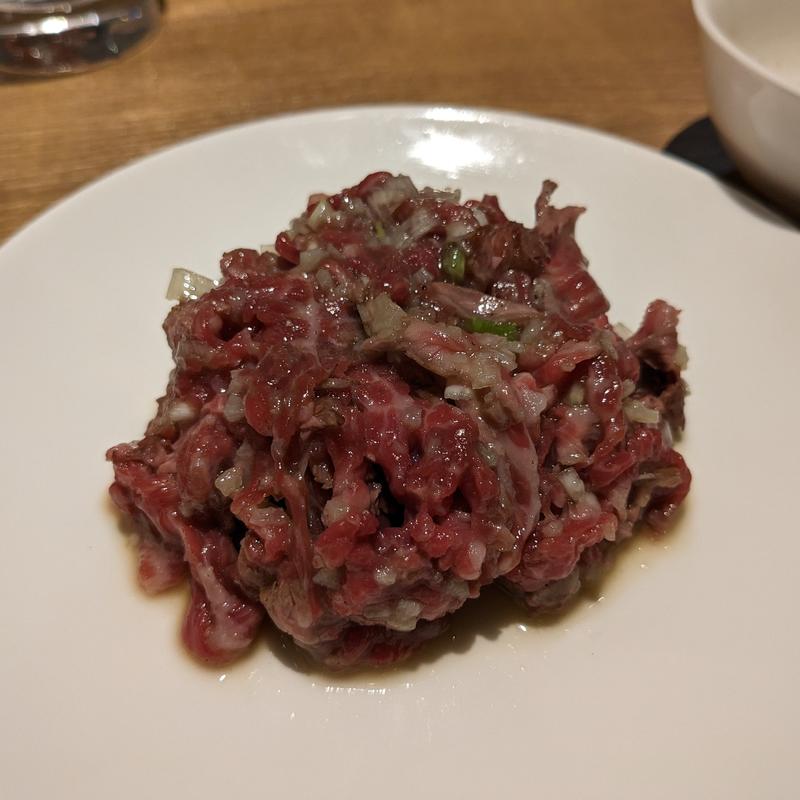 炙り焼き和牛　ねぎ塩ユッケ(焼肉 真骨頂)