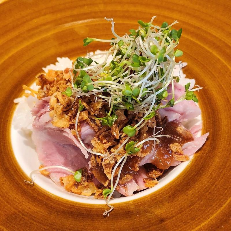 成城ミニステーキ丼(中華そばまるじ)