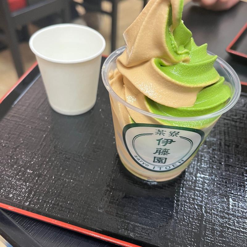 ソフトクリーム　抹茶　ほうじ茶ミックス(伊藤園)