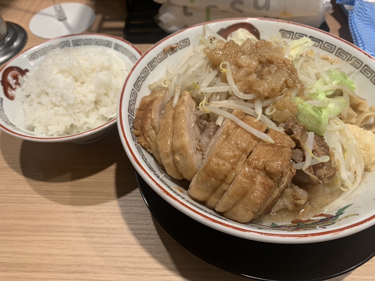 豚吉　②大 宅麺.com」、商品化までに約10年を要した二郎インスパイア
