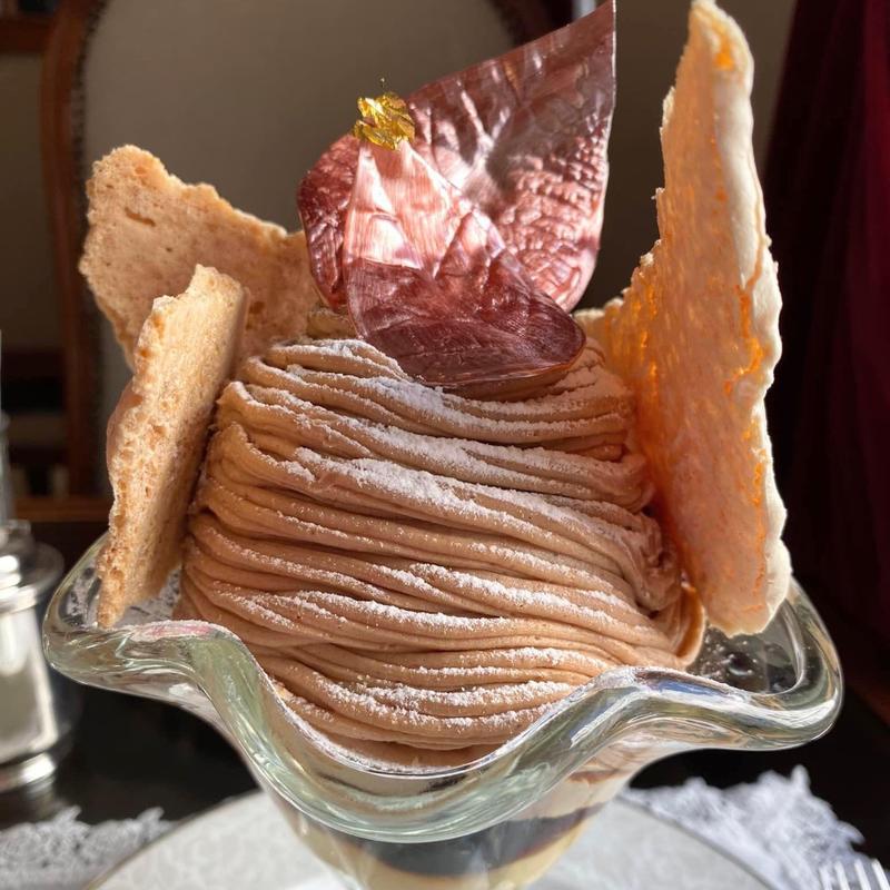 モンブランパフェ(山の上ホテル コーヒーパーラー ヒルトップ)