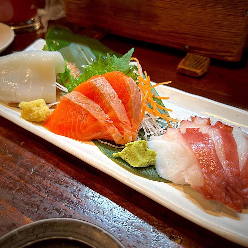 刺身三点盛(居酒屋 安兵衛 （やすべえ）)