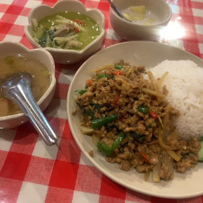 ガパオ&本日のカレーセット(コ！ピーピー 溝の口店 （Koh Phi phi）)