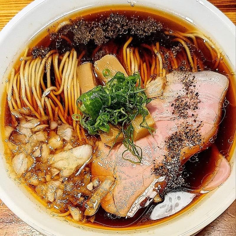 煮干しブラック中華そば(柴崎亭 梅ヶ丘店)