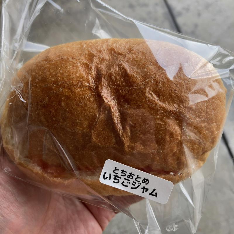 とちおとめ苺ジャムパン(エムクッペ)