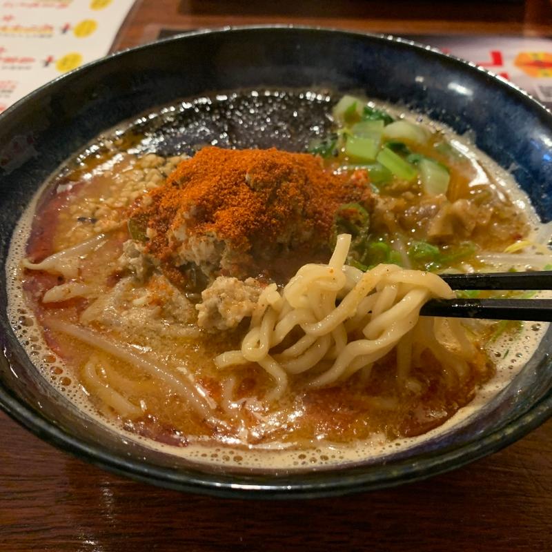 濃厚スパイス坦々麺(麺屋 女王蜂)
