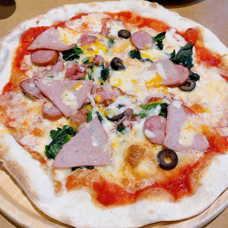 ピッツァ・クワトロカルネ(ジョリーパスタ 祇園新道店 )