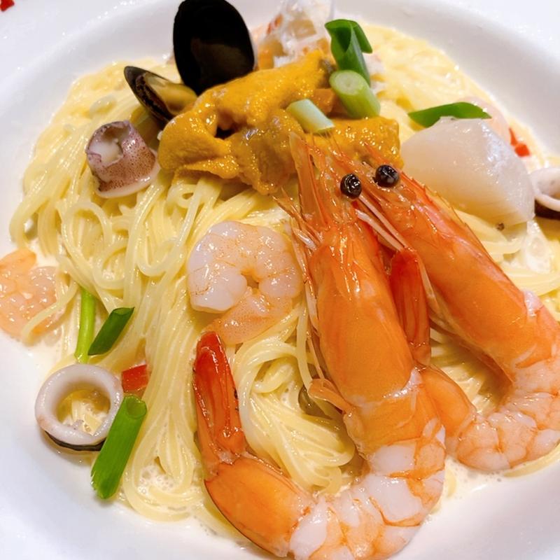 冷製カッペリーニ・贅沢うにと海の幸のクリームソース(ジョリーパスタ 祇園新道店 )