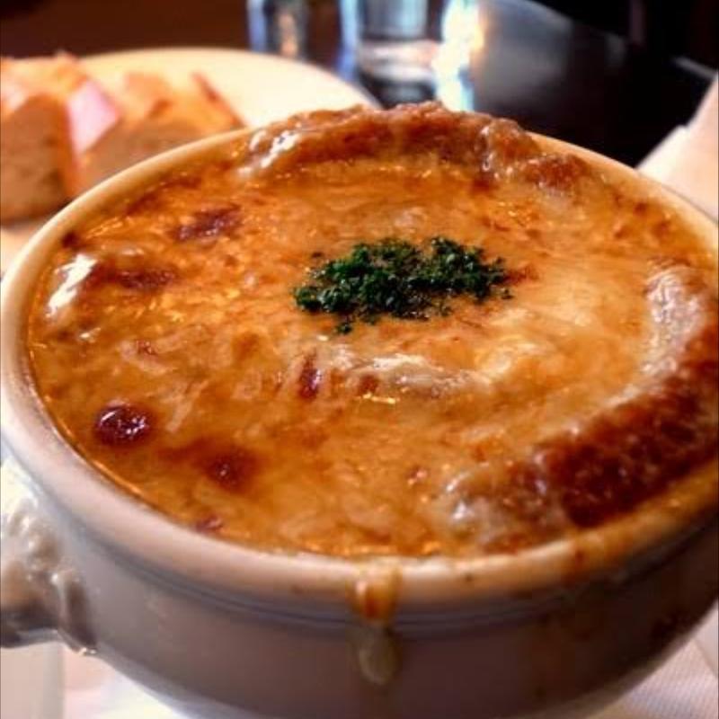 オニオングラタンスープ(AUX BACCHANALES KIOICHO（オーバカナル 紀尾井町）)