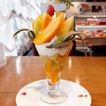 宮崎マンゴー&メロンのパフェ(果実園リーベル 池袋東武店)