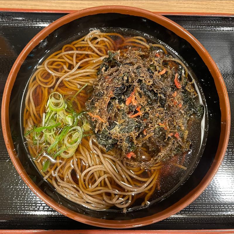 モズクとワカメのかき揚げそば(よもだそば 名古屋うまいもん通り広小路口店)