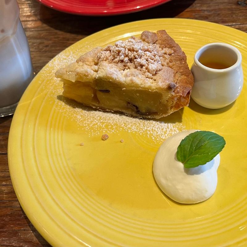 クラシック　ラムレーズンアップルパイ(GRANNY SMITH APPLE PIE & COFFEE 二子玉川店)