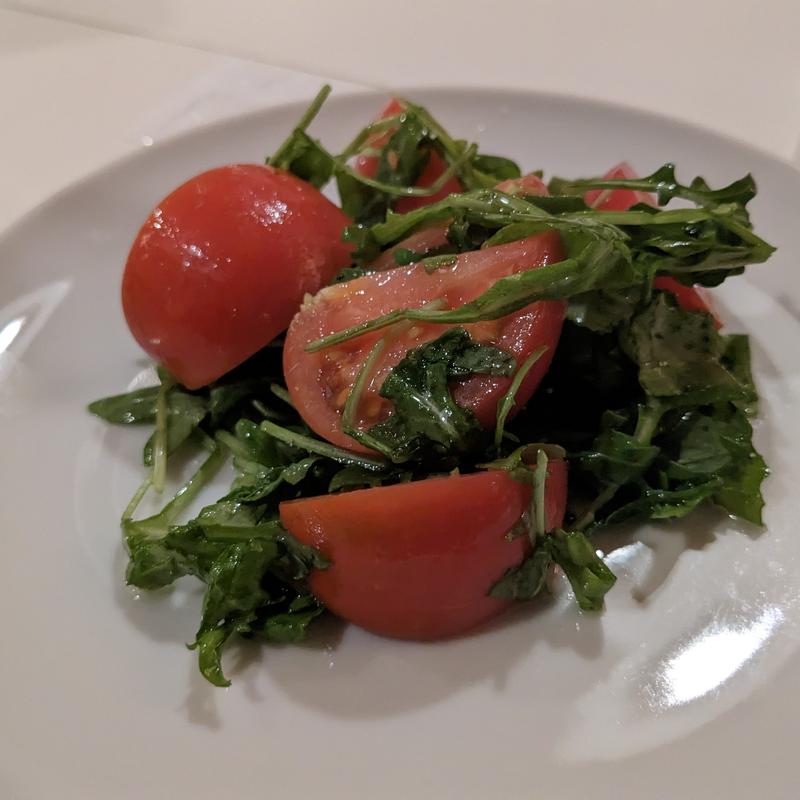 フルーツトマトとルッコラのサラダ(シシリヤ)