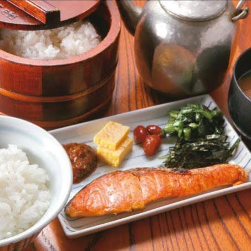 昼おひつ膳(焼き鮭)(おひつ膳 田んぼ 表参道 （おひつぜん たんぼ）)