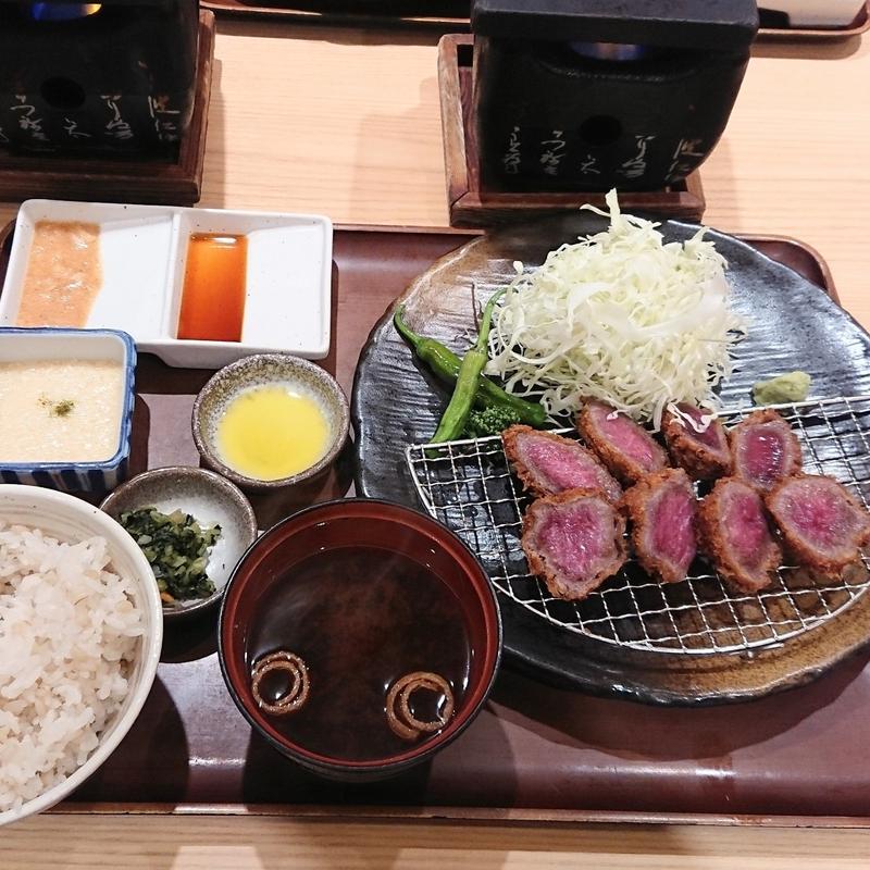 牛タンかつ定食【タンかつ 8切れ】＋とろろ(牛かつ もと村 横浜ジョイナス店)