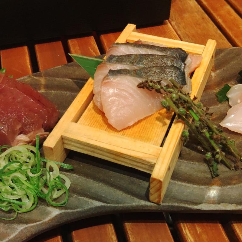 お刺身盛り合わせ(なかめのてっぺん 丸の内)