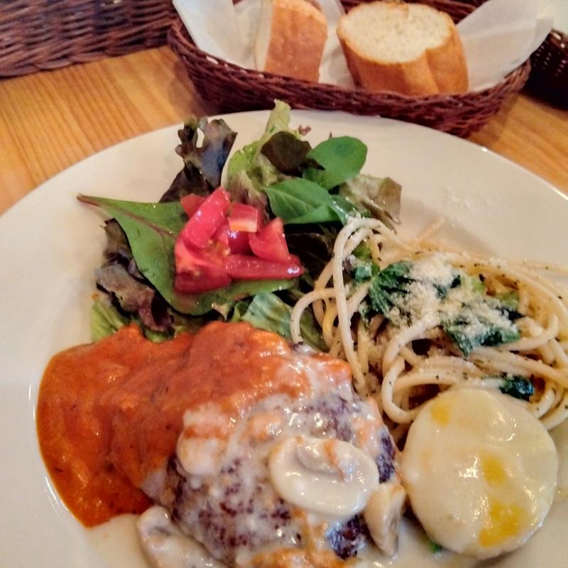 ビーフ100%ジューシーハンバーグ2色ソースがけ(ちから亭 )