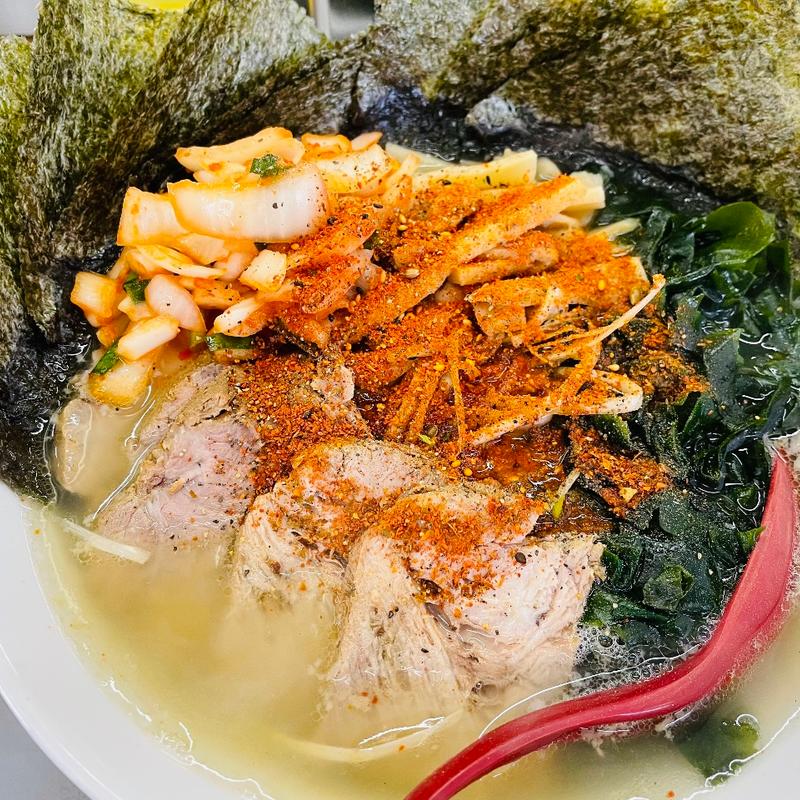 サービスラーメン＋チャーシュー＋ネギ＋海苔＋わかめ＋メンマ＋辛タマ(ラーメンショップ 122号騎西店)