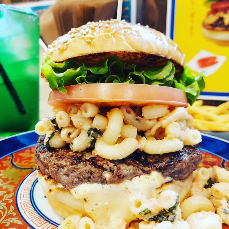 明太子と大葉のマカロニサラダバーガー(ハンバーガーのオクノ)